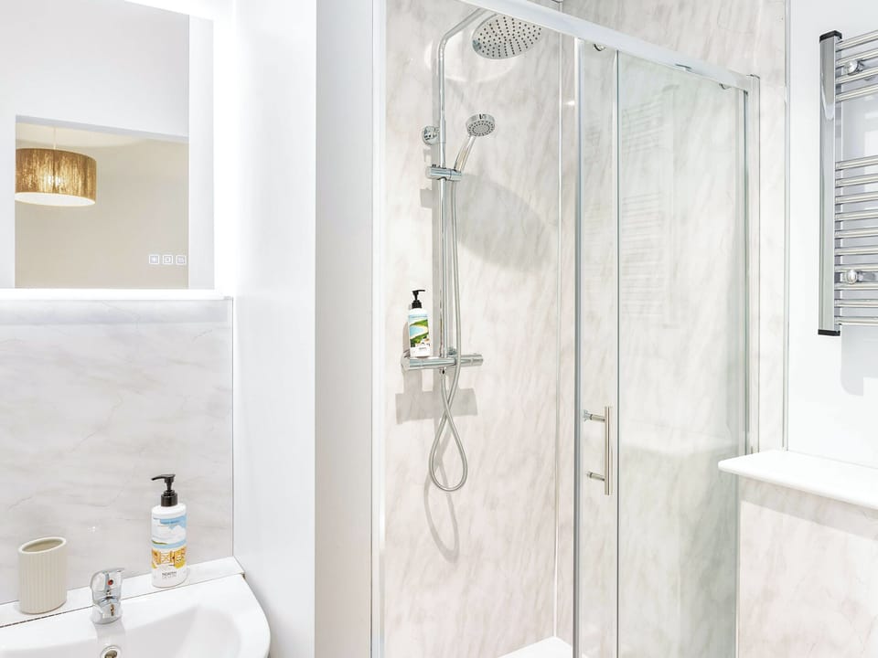 Shower room | 177 Residences - Illfracombe Retreats, Illfracombe