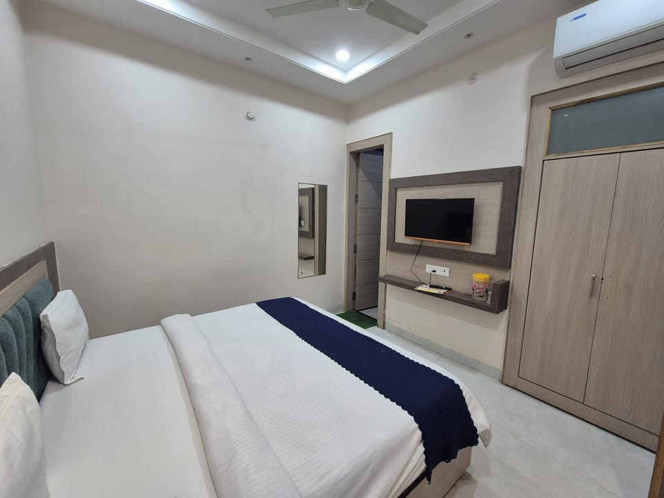 Deluxe Double Room | Free WiFi