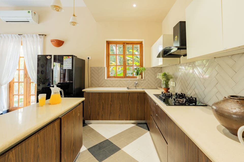 Standard Villa, Balcony, Garden View | Private kitchen | Electric kettle, toaster