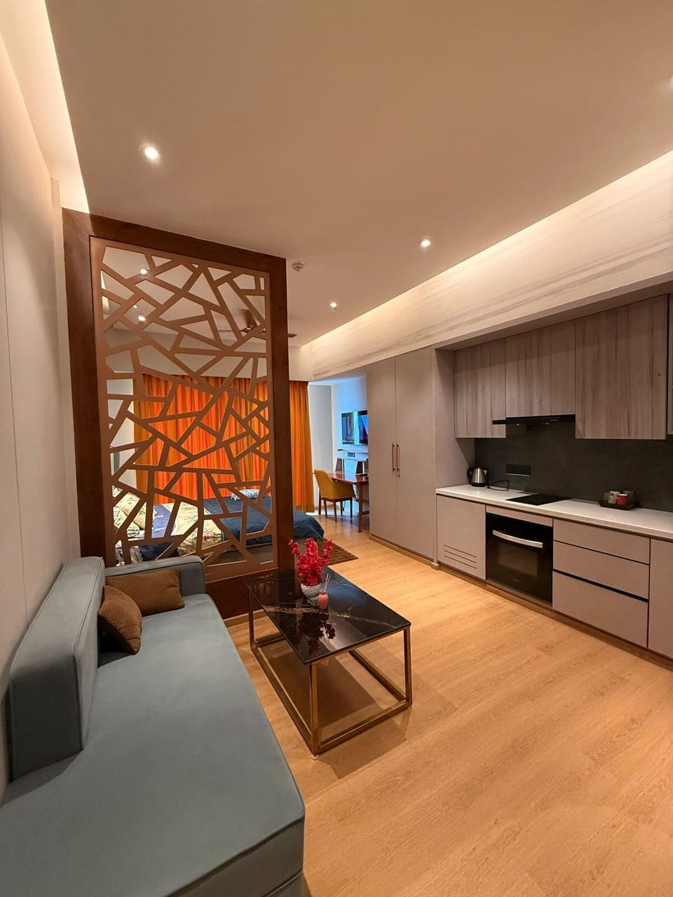 Luxury Double Room, City View | Living area