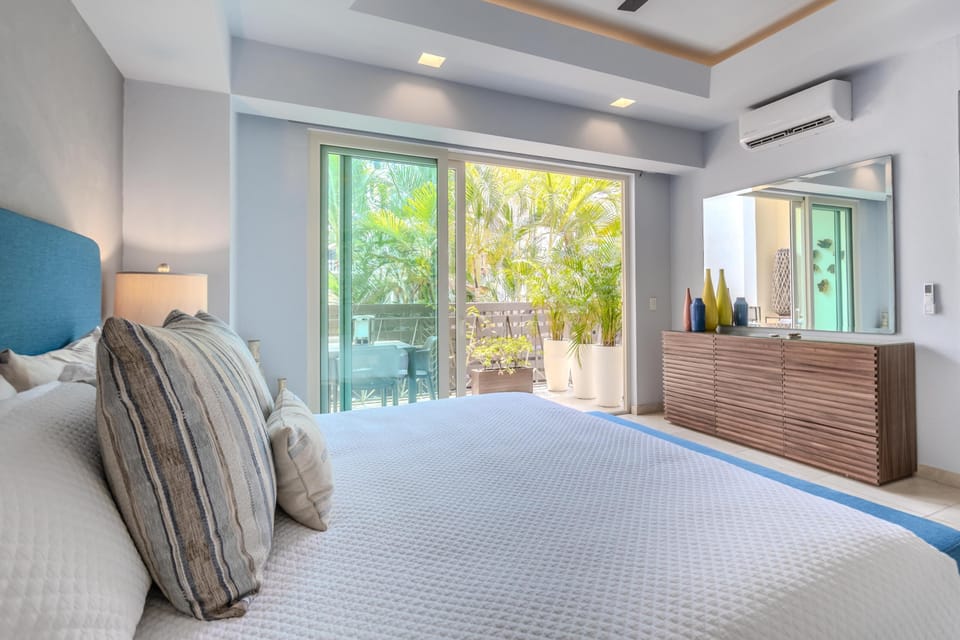 Condo - Image 11