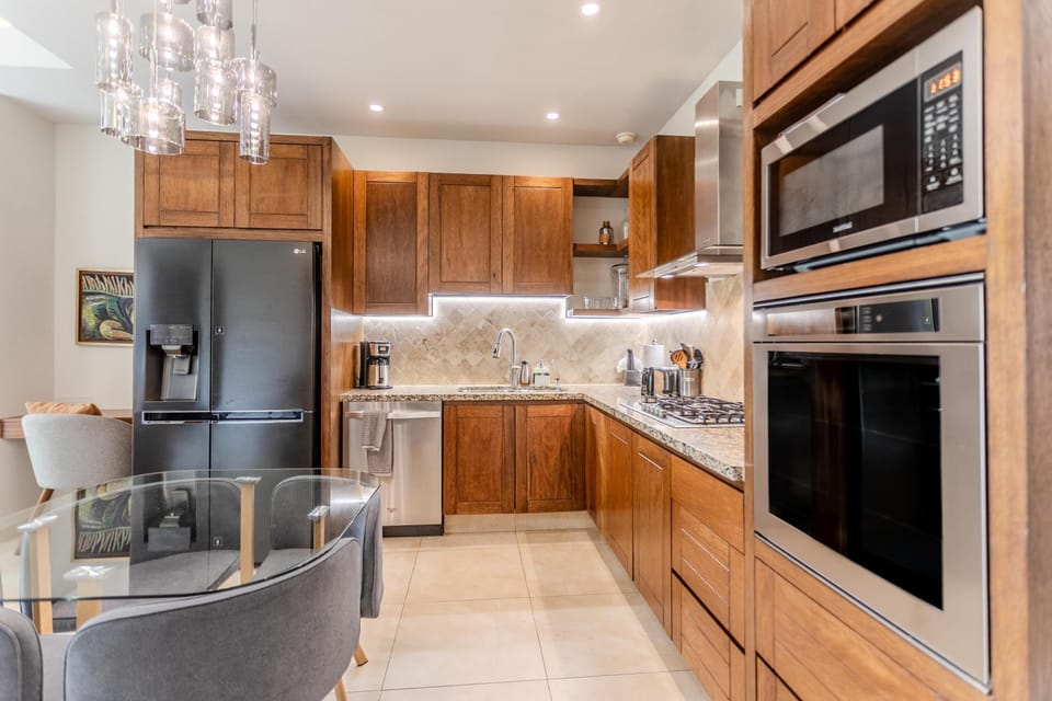 Condo - Image 7
