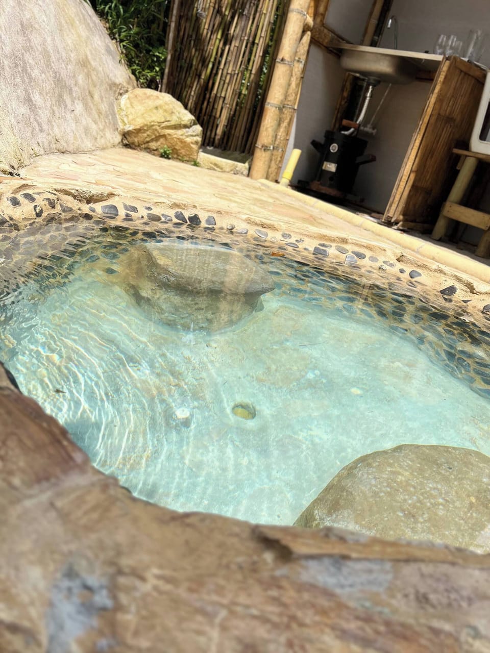 Outdoor spa tub