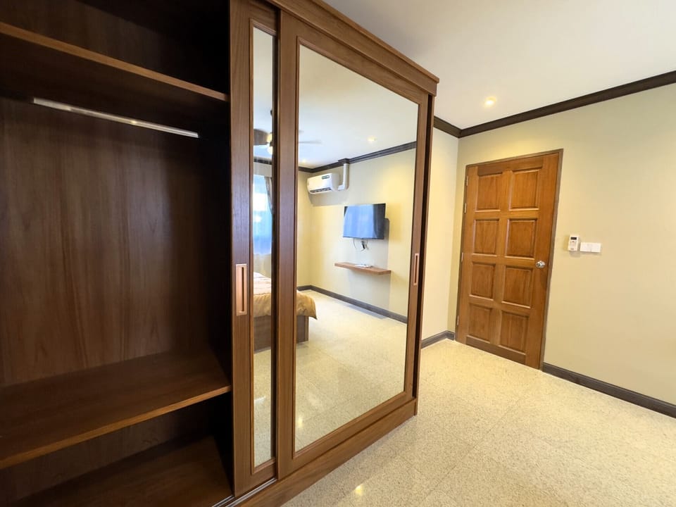 Condo, 2 Bedrooms, Smoking, Balcony | 3 bedrooms