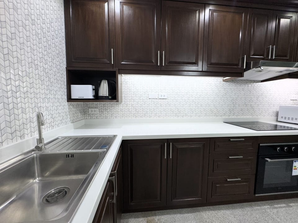 Condo, 2 Bedrooms, Smoking, Balcony | Interior
