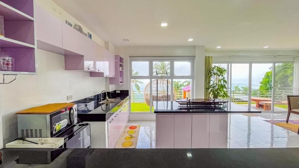 Villa, 2 Bedrooms, Balcony, City View | Private kitchen