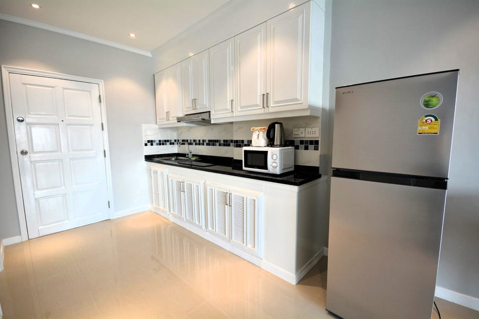 Apartment, 1 Bedroom, Smoking, Balcony | Interior