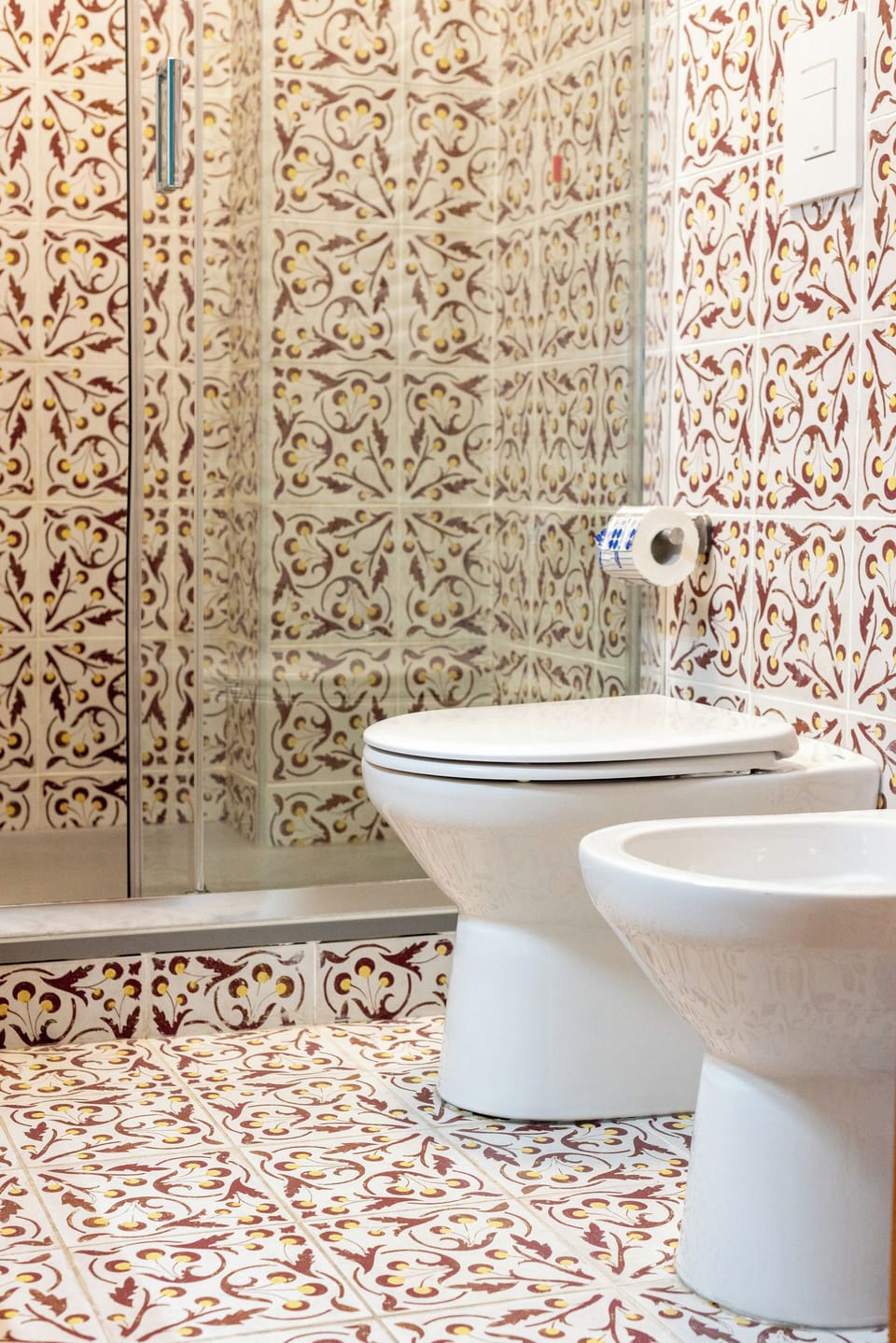 Double or Twin Room, Balcony, Courtyard View (13) | Bathroom | Shower, hair dryer, towels, soap