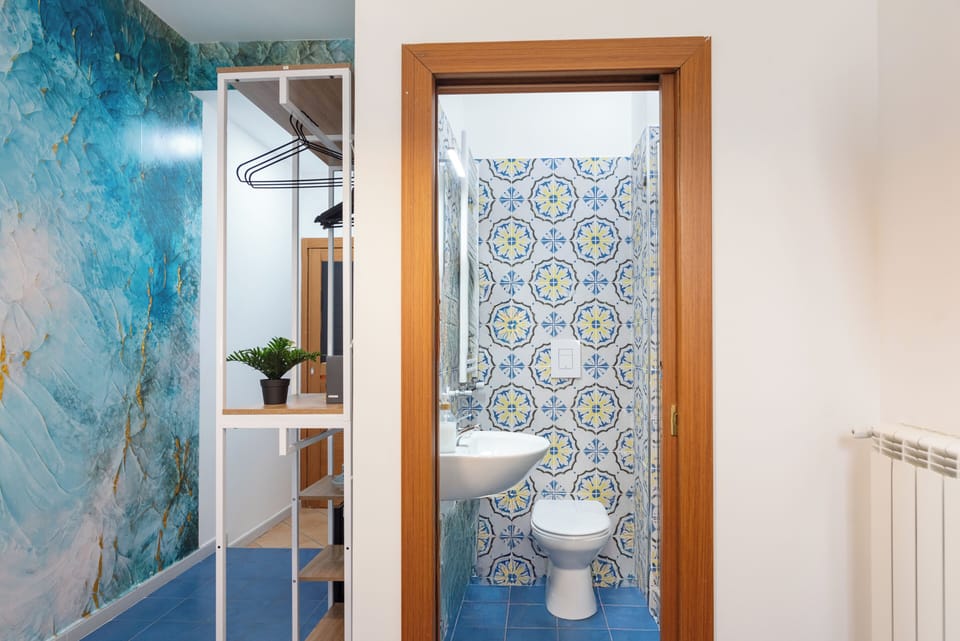 Single Room (14) | Bathroom | Shower, hair dryer, towels, soap