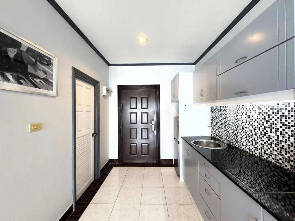 Apartment, 1 Bedroom, Smoking, Balcony | Private kitchen