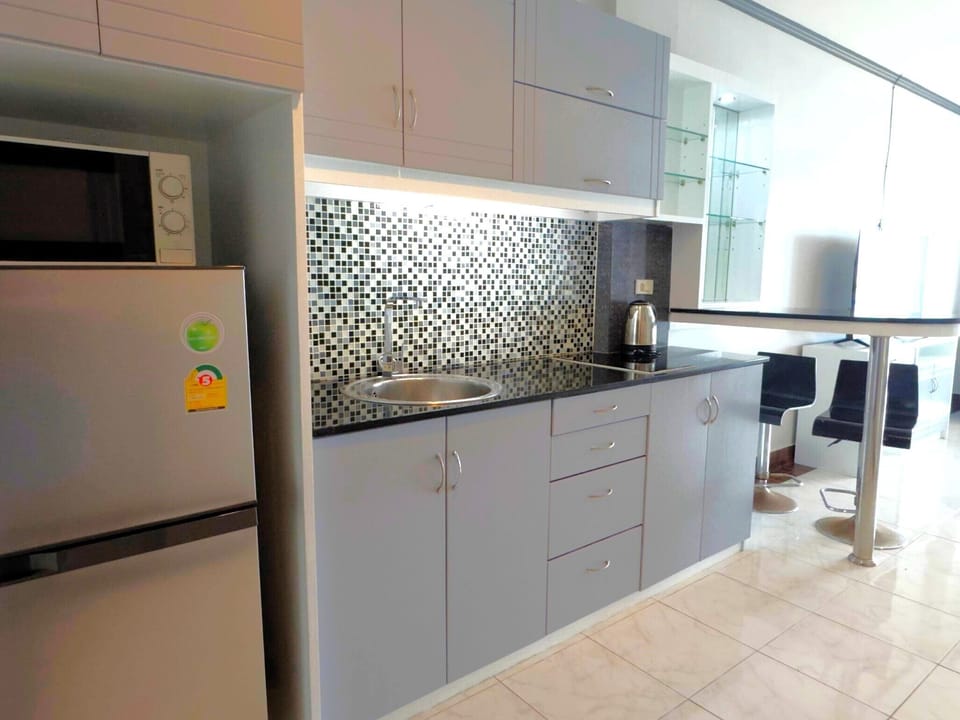 Apartment, 1 Bedroom, Smoking, Balcony | Interior