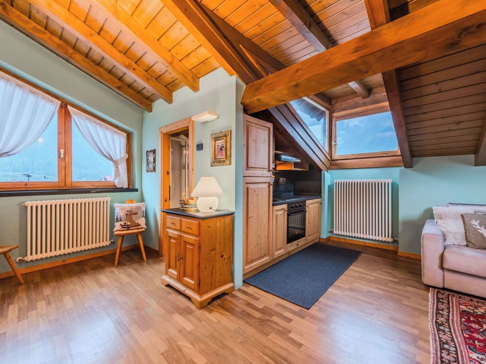 Wood, Interior Design, Ceiling, Room, Floor, Apartment, Hardwood, Wood Stain, Picture Frame, Attic