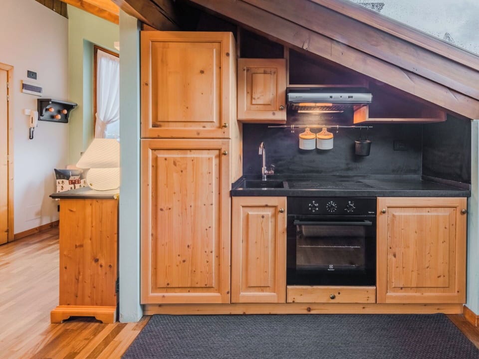 Wood, Kitchen, Interior Design, Cabinetry, Major Appliance, Flooring, Furniture, Ceiling, Kitchen Appliance, Countertop