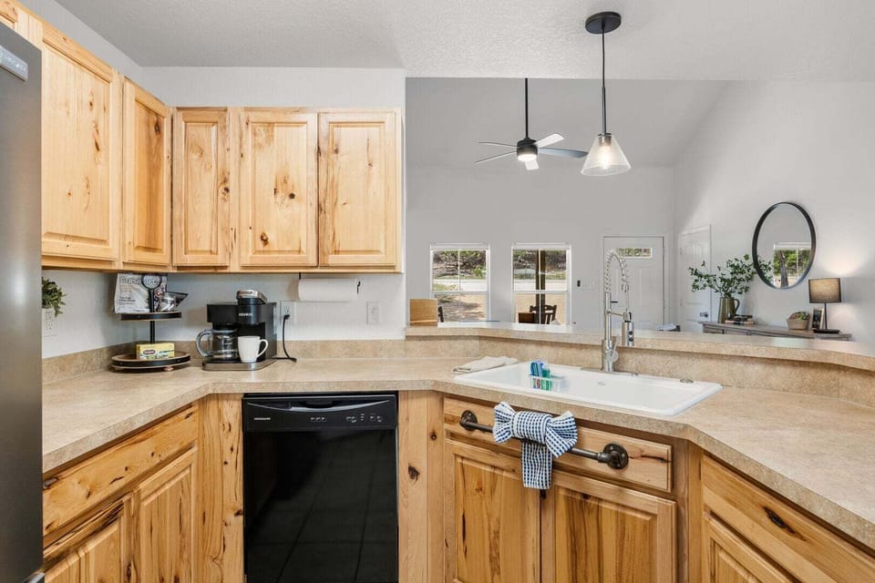 Ample kitchen counter space