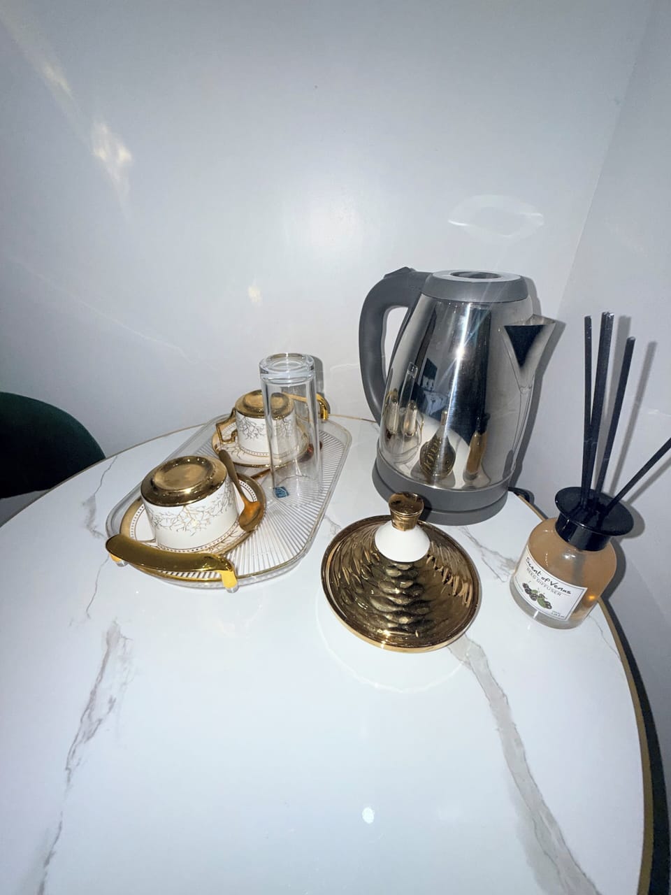 Comfort Room | Coffee and/or coffee maker