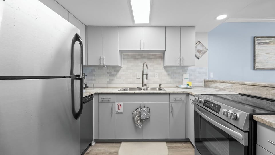 Clearwater 2C - Kitchen