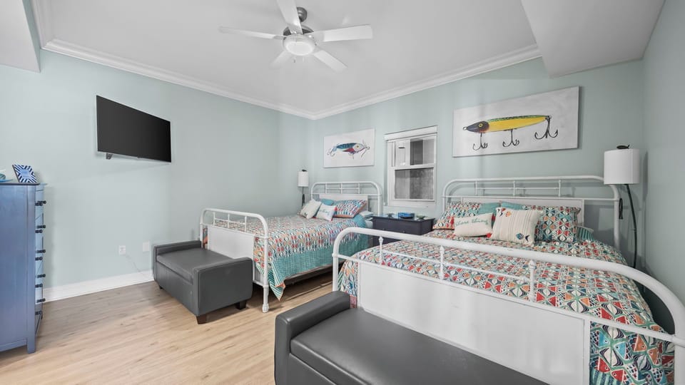 Mustique 1802 - Guest bedroom with Two Queen beds.