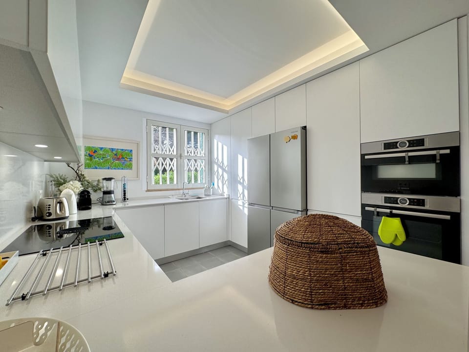 Microwave, dishwasher, coffee/tea maker