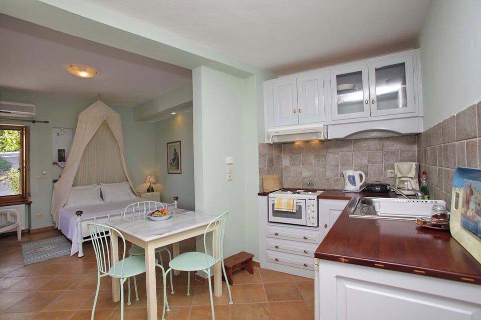 Kitchen + dining area for easy home meals.