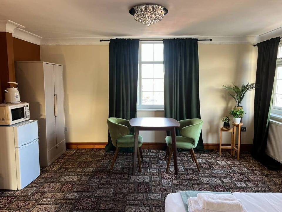 Premier Double Room, Ensuite | Free WiFi