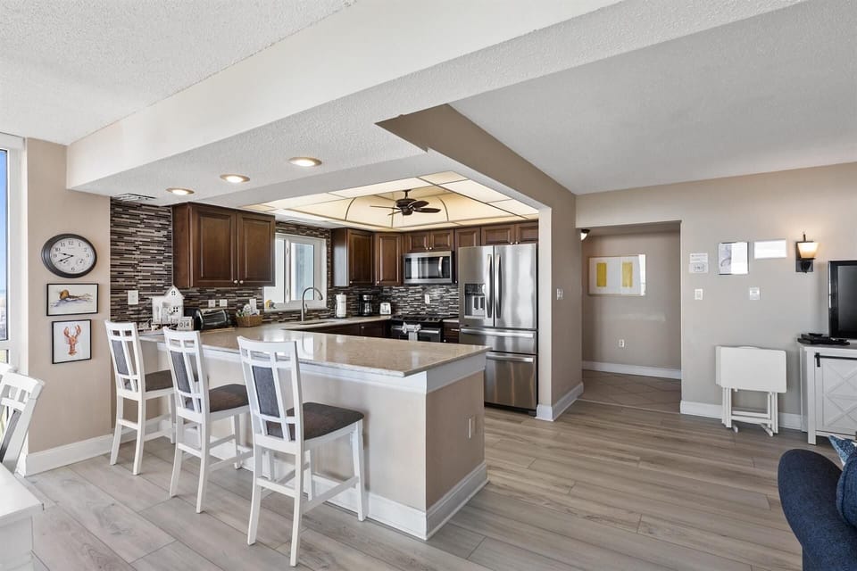 Condo, 3 Bedrooms | Private kitchen | Coffee/tea maker, fridge, oven, toaster
