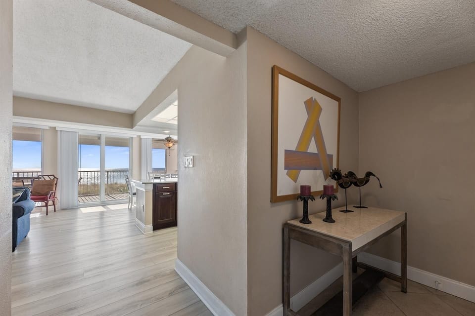 Condo, 3 Bedrooms | Interior