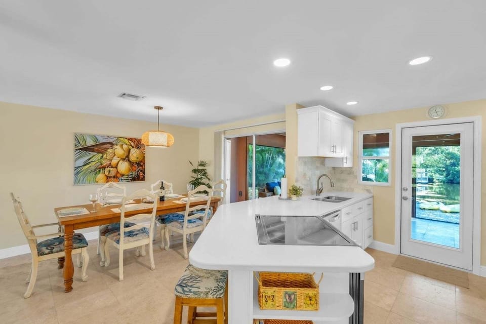 House, 2 Bedrooms | Private kitchen | Coffee/tea maker, fridge, oven, toaster