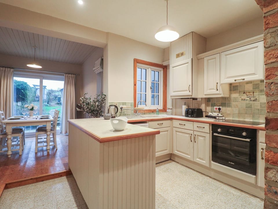 Dishwasher, cookware/dishes/utensils