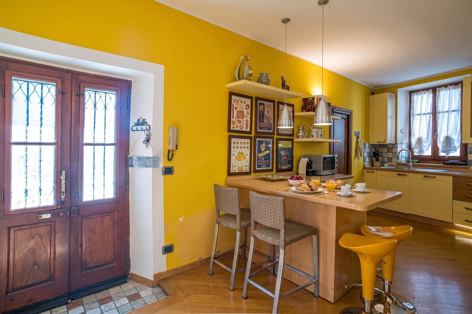 Family Apartment, 2 Bedrooms, 2 Bathrooms, Lakeside (Casa Manzi Apt 1) | Private kitchen