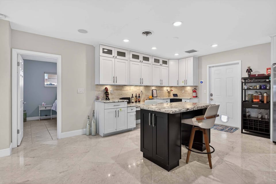 House, Multiple Beds, Pool Access (Harbor Haven) | Private kitchen