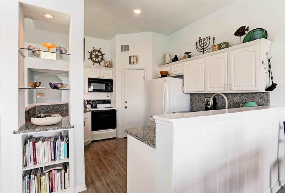 Townhome, Multiple Beds, Balcony (Shipwrecked Getaway) | Private kitchen