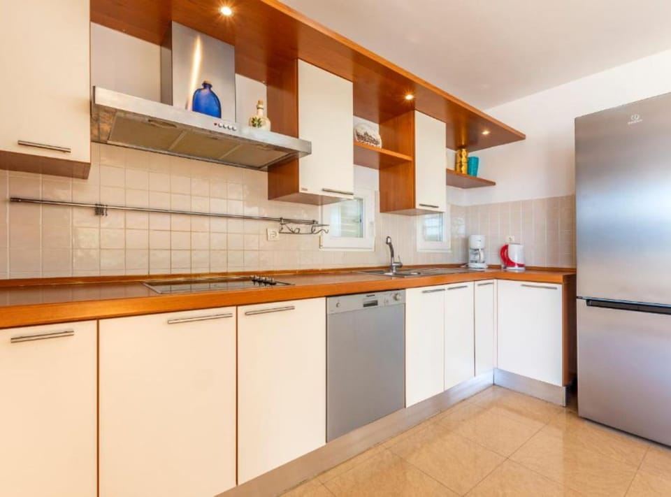 Villa (Seven Bedroom Villa with Outdoor Pool) | Private kitchen | Fridge