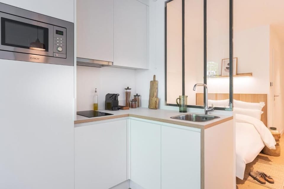 Basic Suite, Balcony | Private kitchen