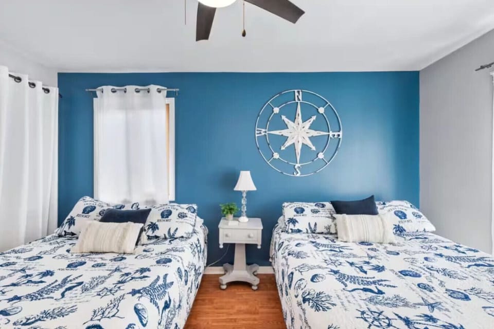 Second Bedroom - 2 Queens