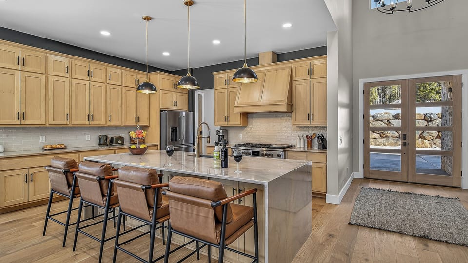 Kitchen, Main Level - Entry into kitchen.
