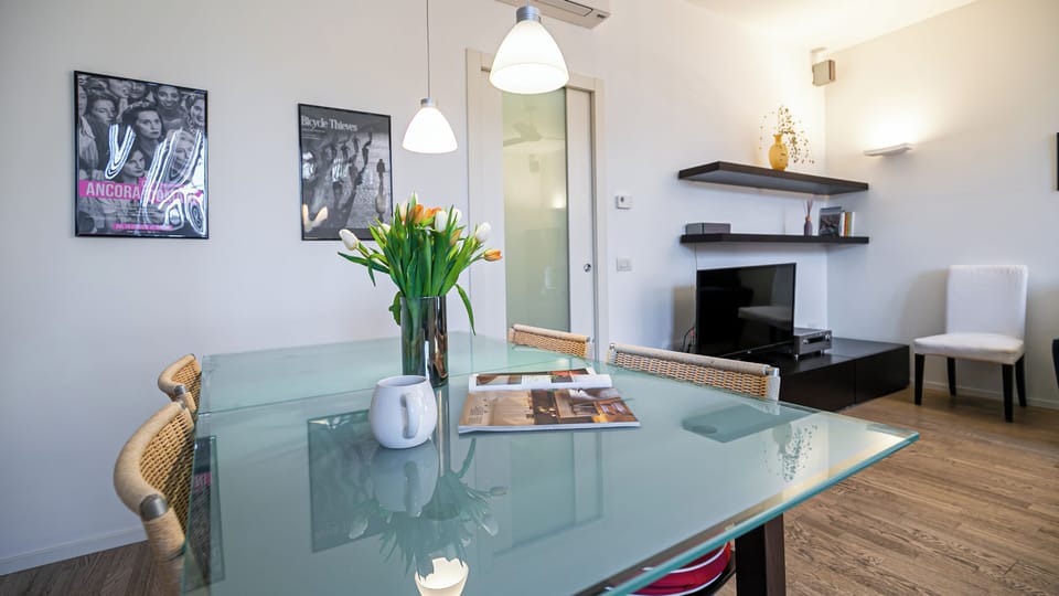 Apartment (1 Bedroom) | Interior