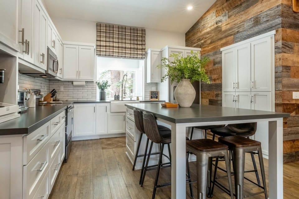 Large Pantry & Island