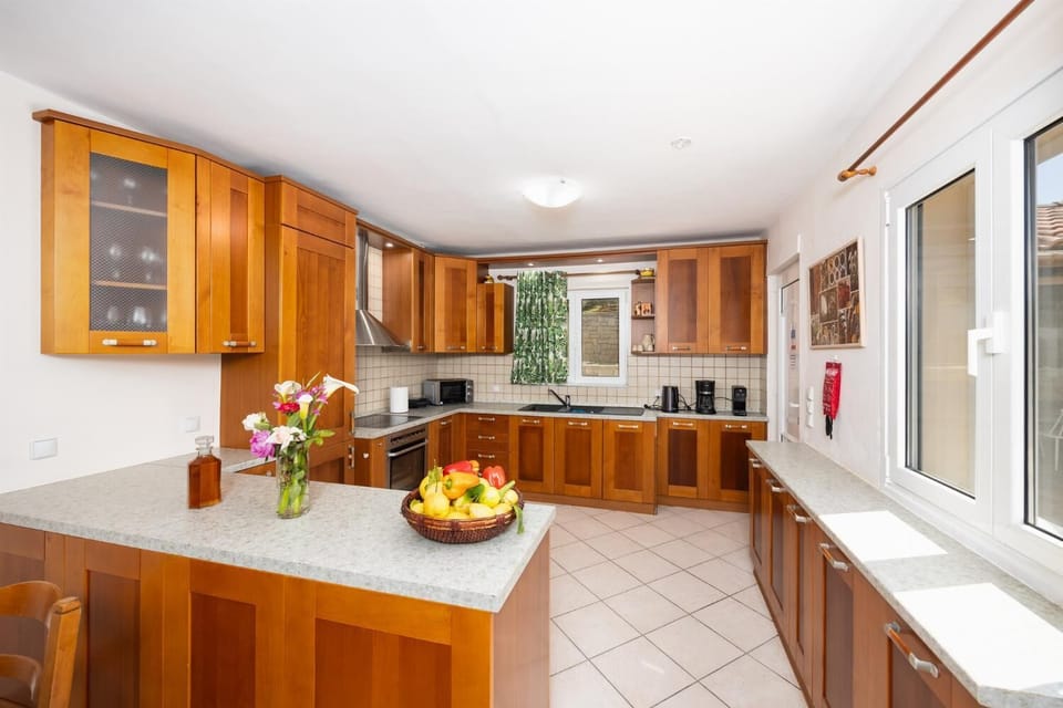 Equipped kitchen