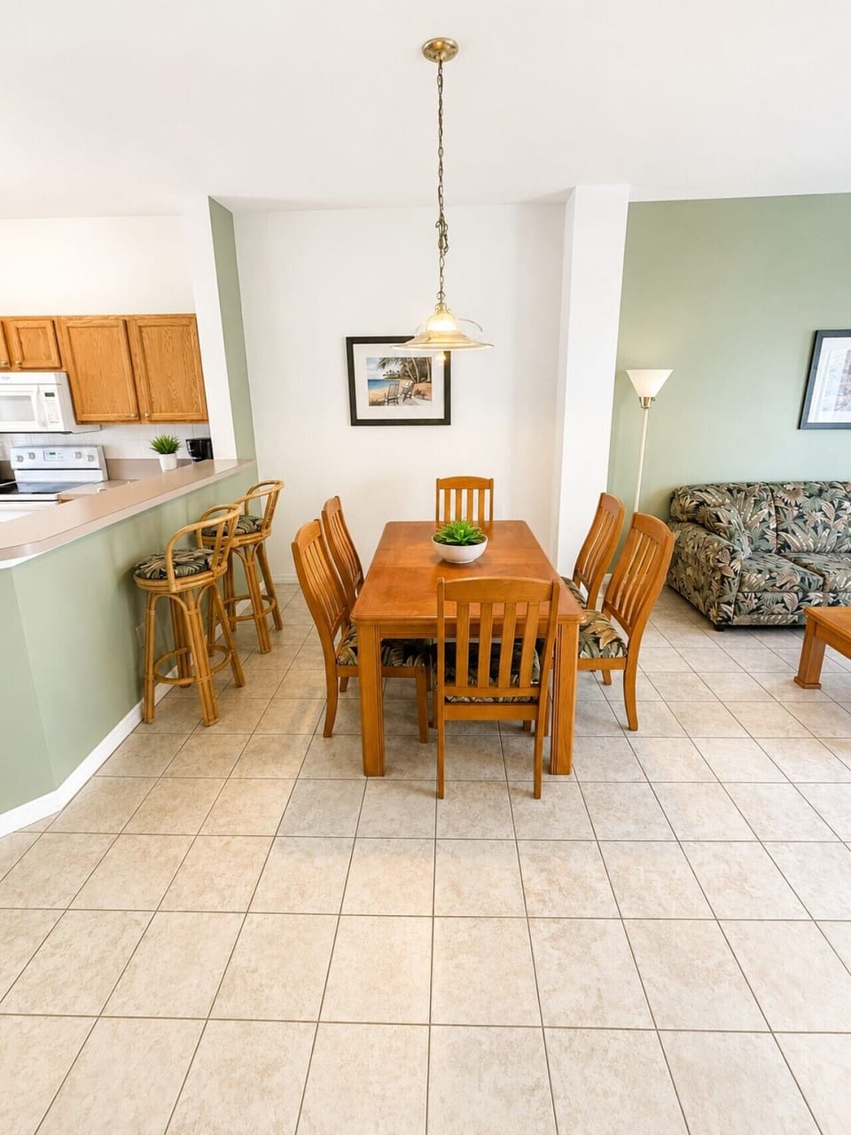 1002 dining area