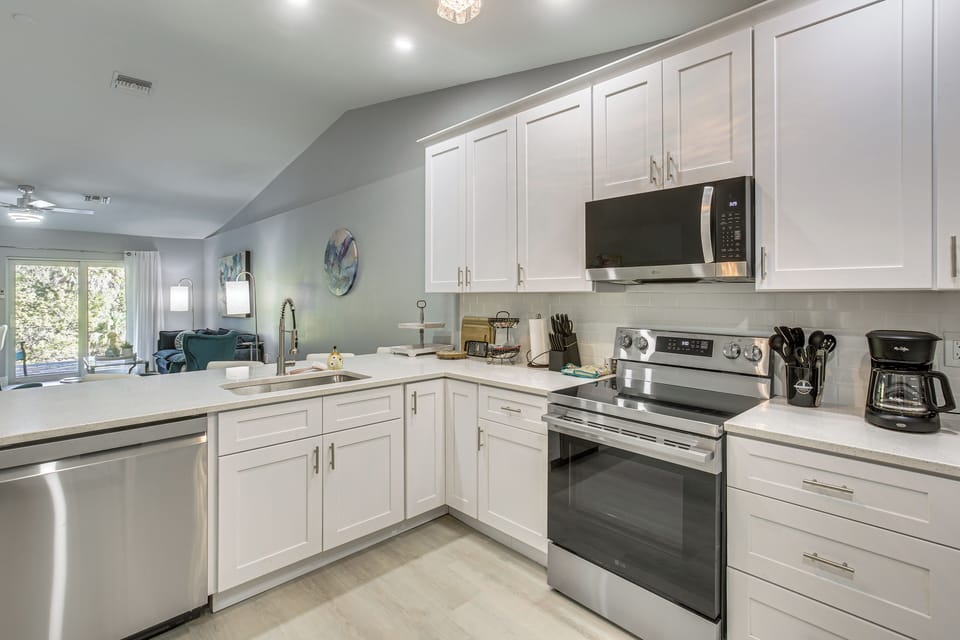 Kitchen | Stove/Oven | Dishwasher