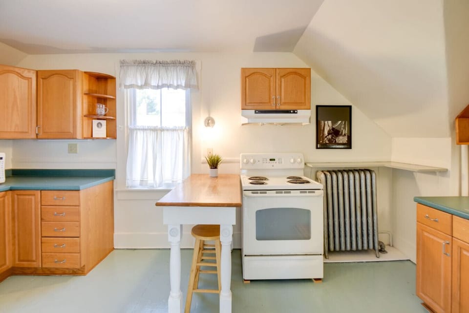 Kitchen Area | Bright Prep Space with Eat-In Table