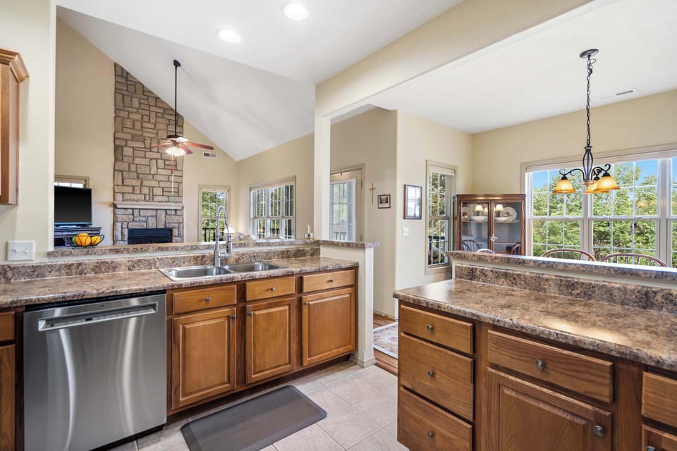 Condo, Multiple Beds, Balcony, Garden View (The Charming Retreat) | Private kitchen