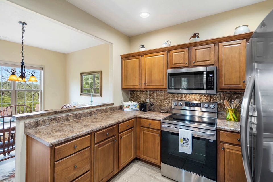 Condo, Multiple Beds, Balcony, Garden View (The Charming Retreat) | Private kitchen