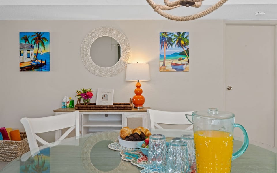 Casual island dining with a tropical feel.