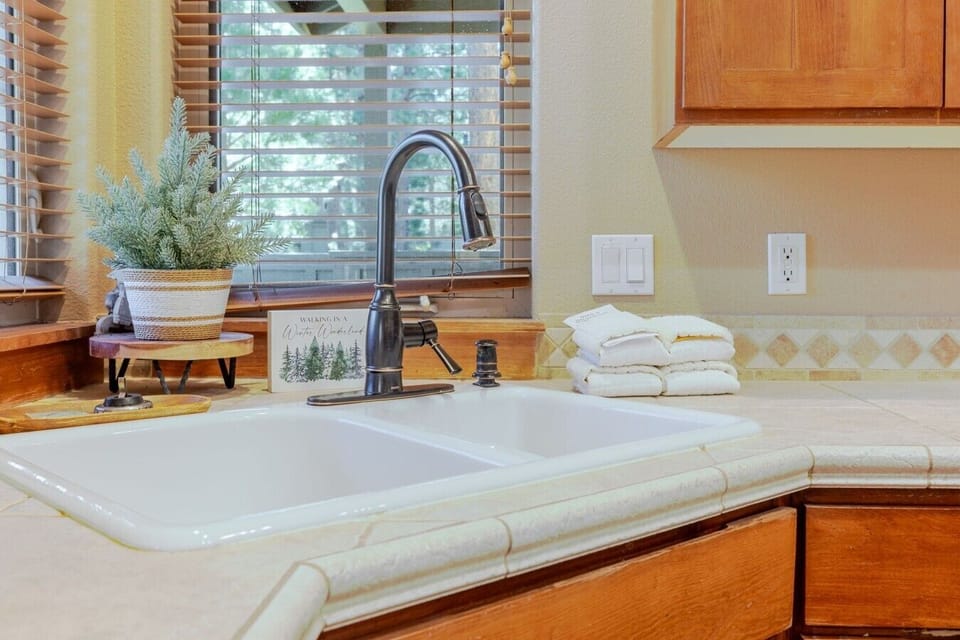 Kitchen | Double Sink | Natural Light