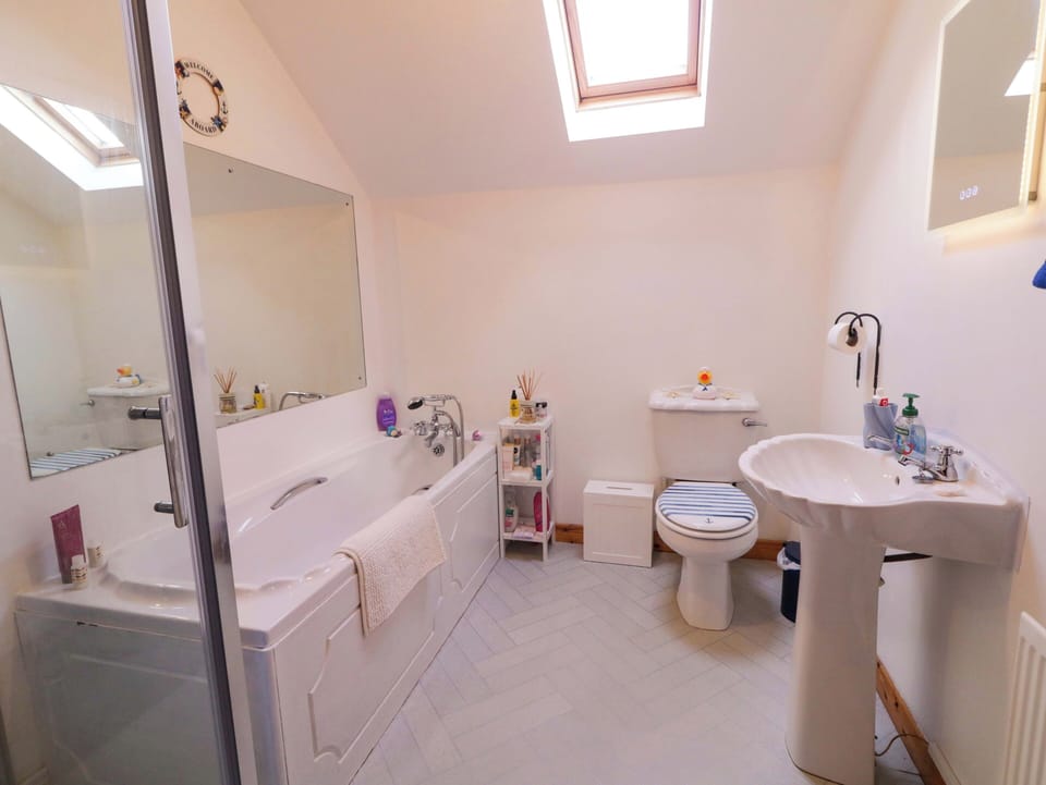 Primrose Seaside Escape Cottage in Northern Ireland