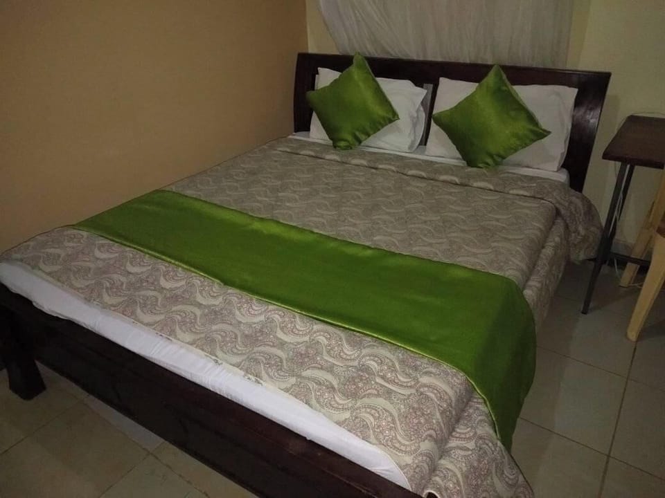Standard Double Room | Free WiFi, bed sheets