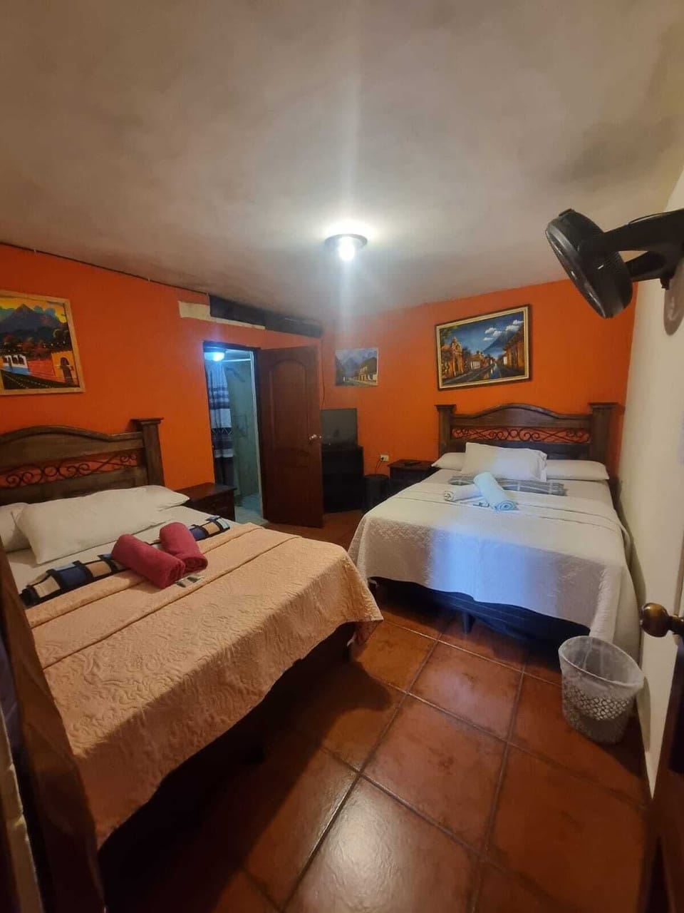 Basic Twin Room | WiFi (free)