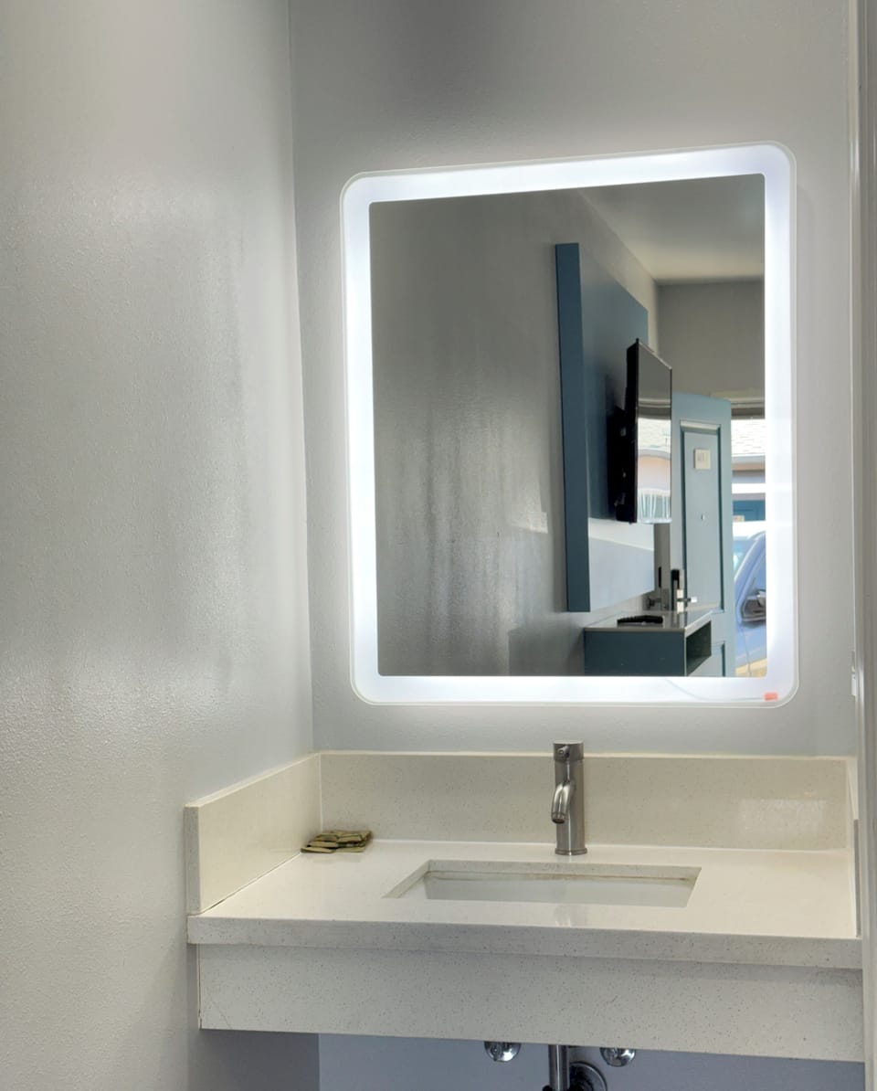 Room, 2 Queen Beds | Bathroom sink