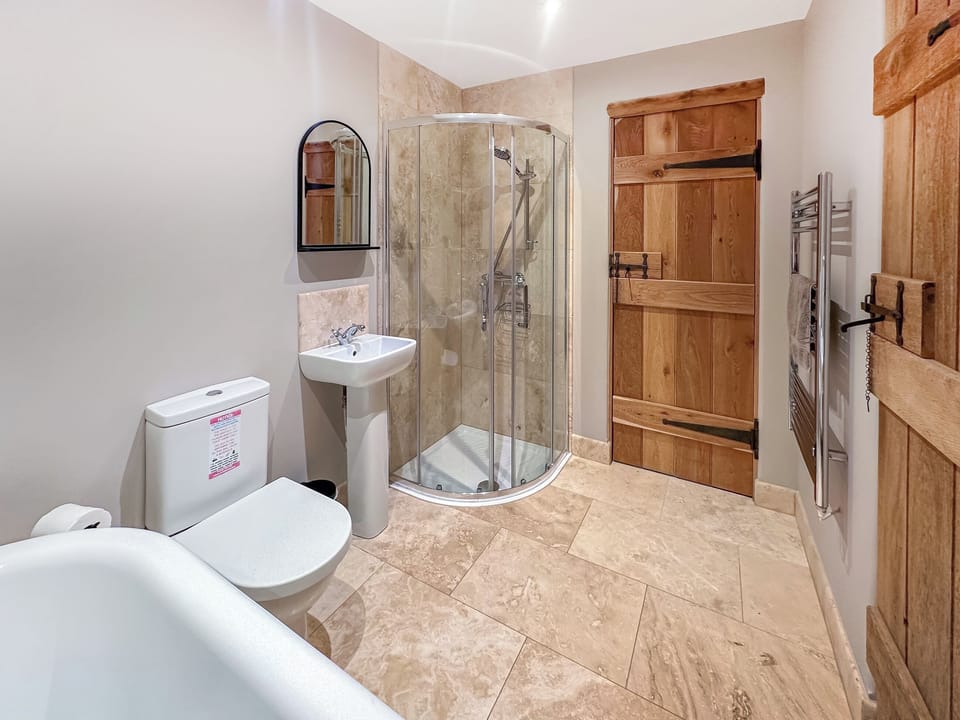 Jack & Jill bathroom | Willow Cottage - Manor Farm Cottages, Flixton, near Filey